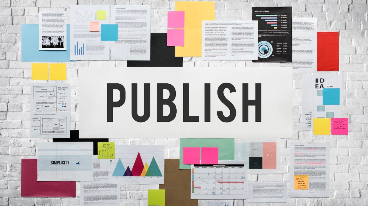 Pros and Cons of Self-Publishing and Tradition Publishing